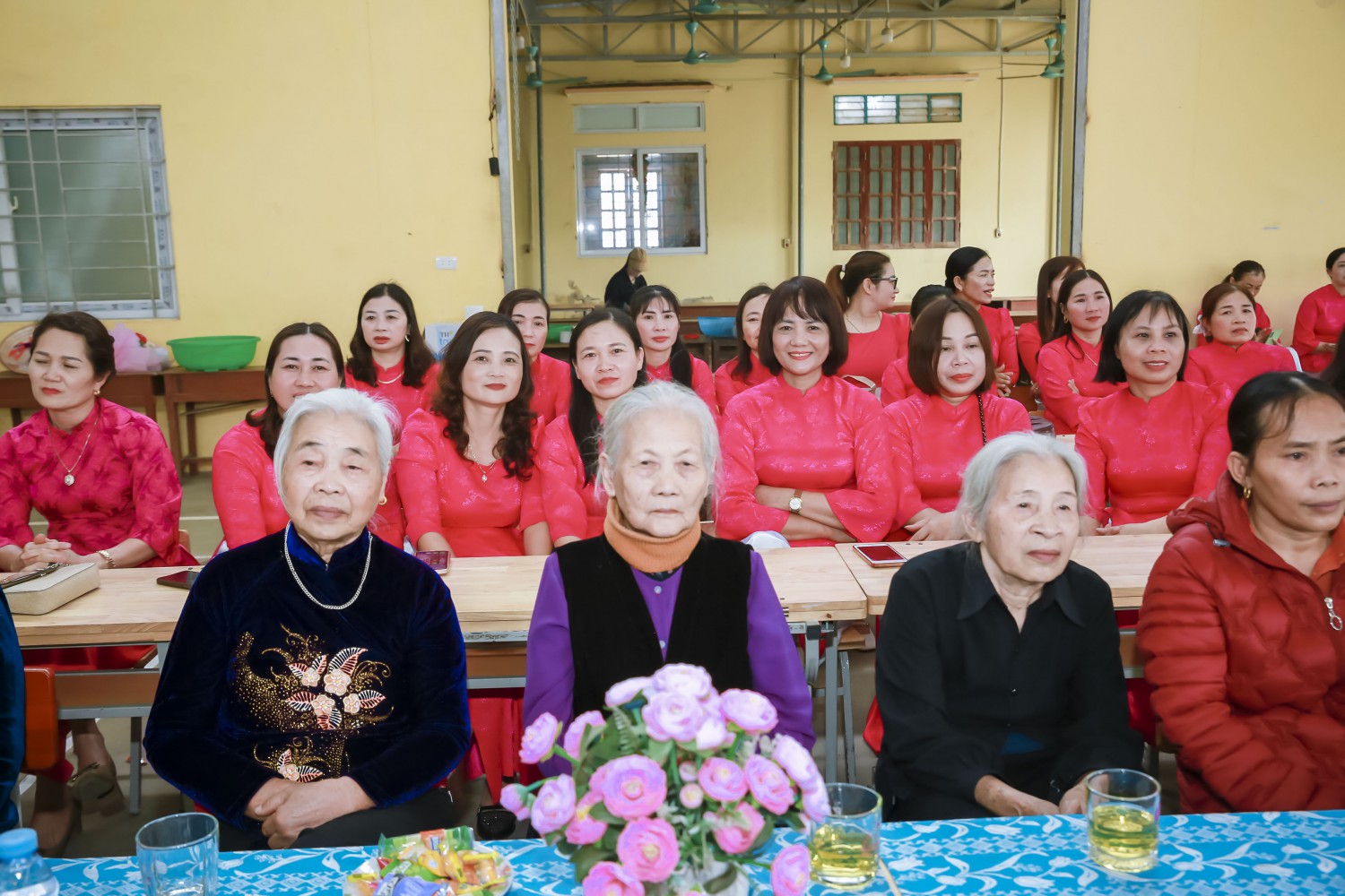 cụ bà 1