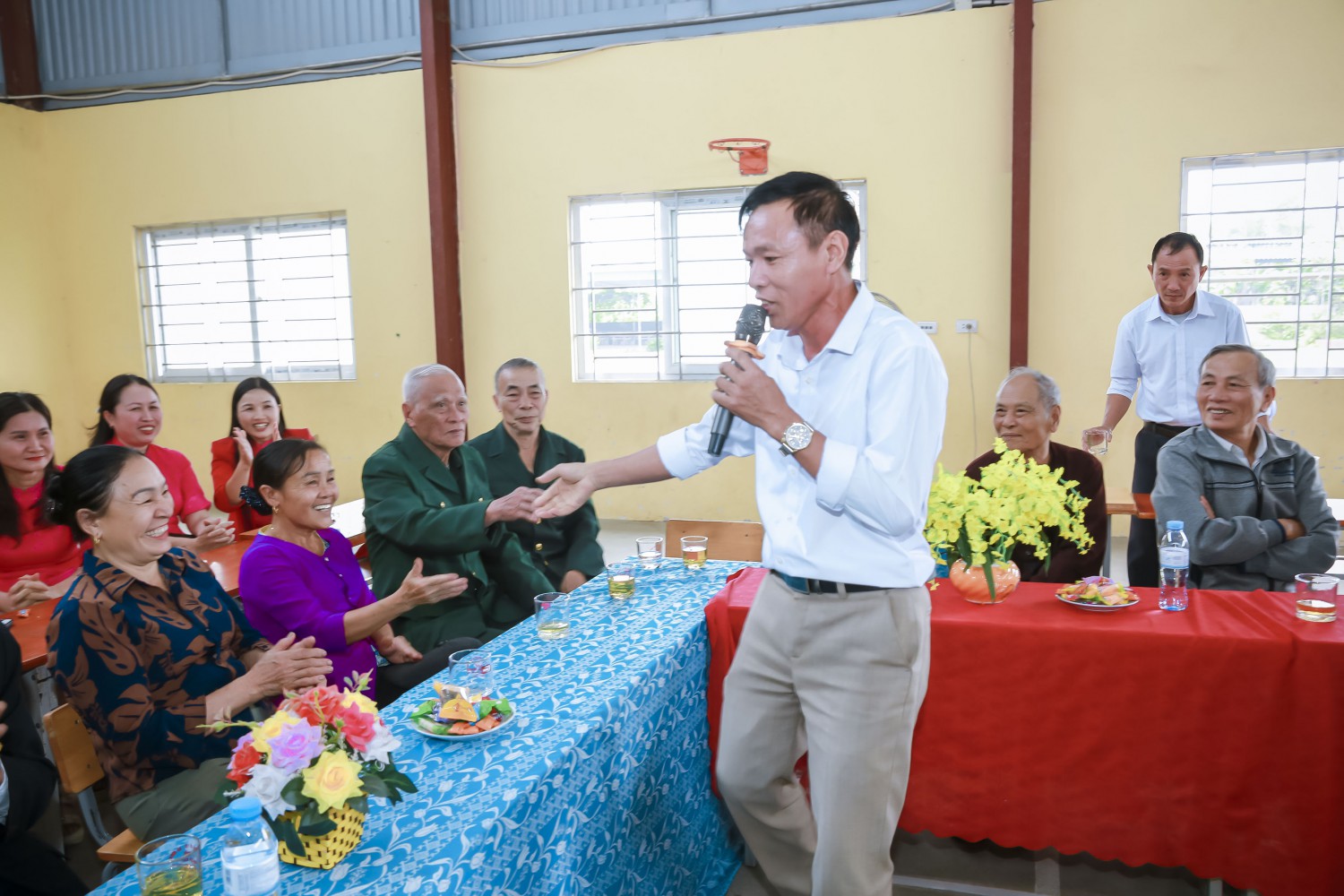 Thayaf Bảng hát