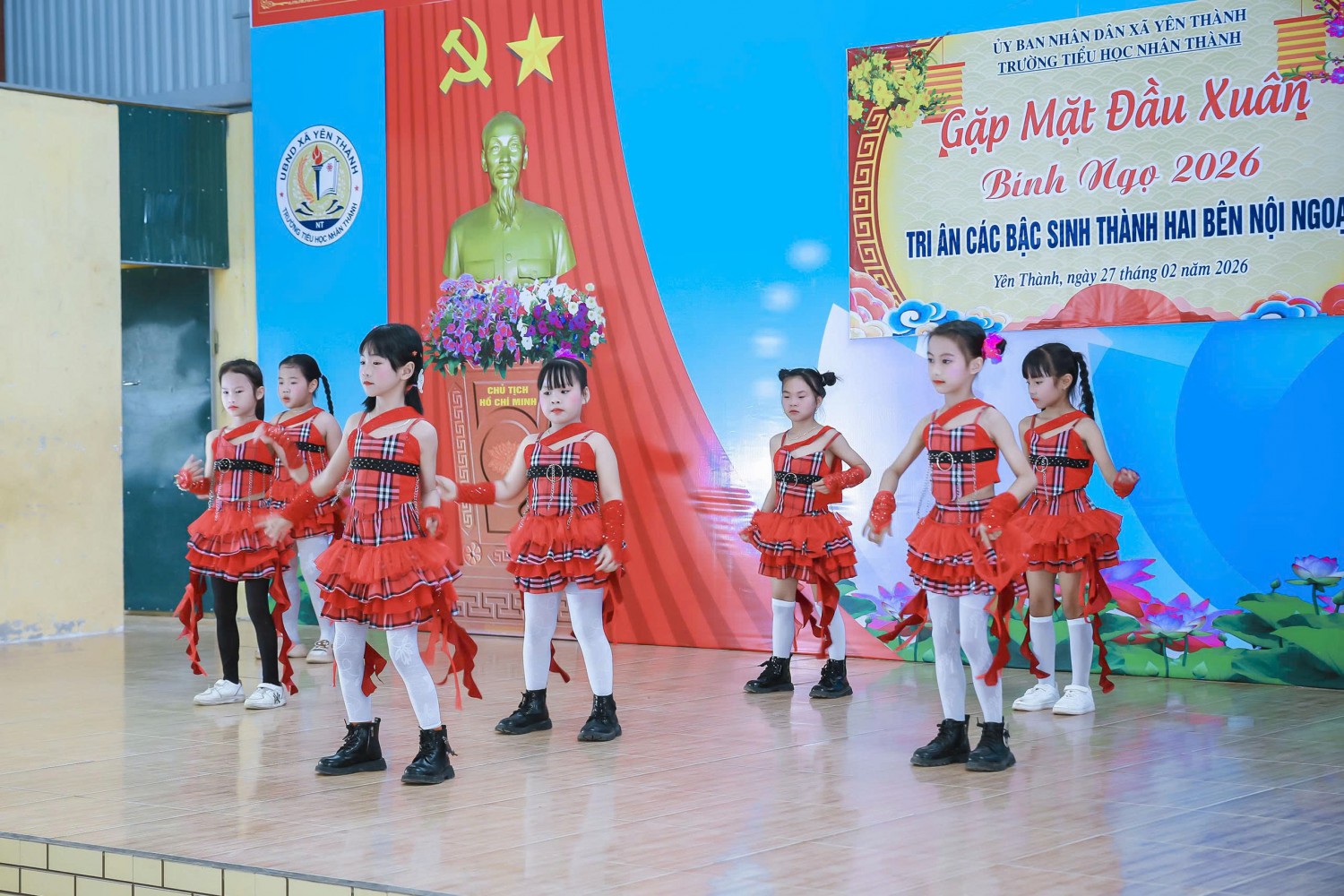 văn nghệ 2